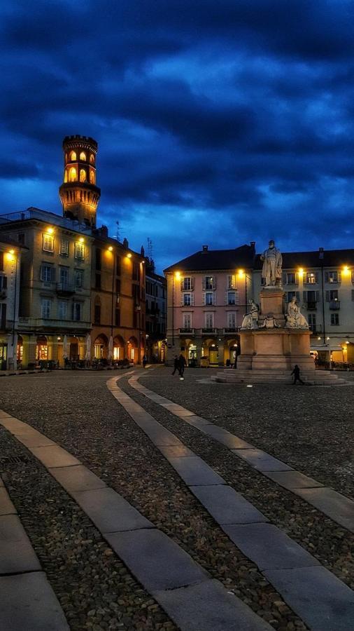La Terrazza Vercelli Bed & Charme Exterior foto
